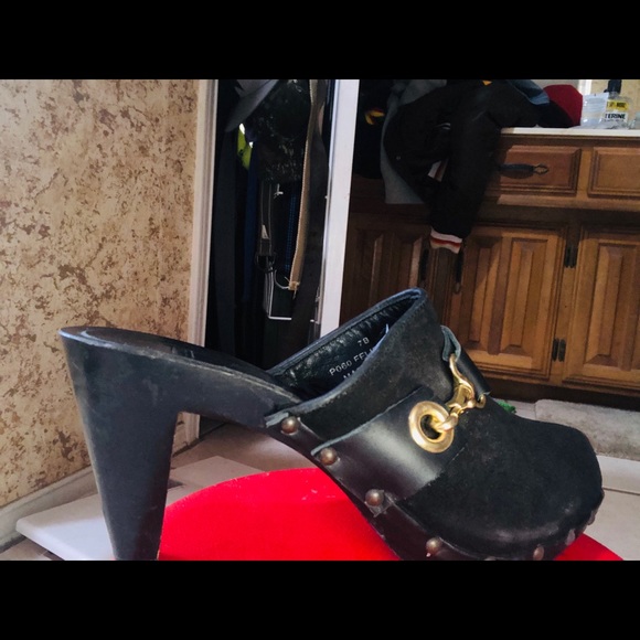 Black with gold bucket coach suede clogs - Picture 3 of 3